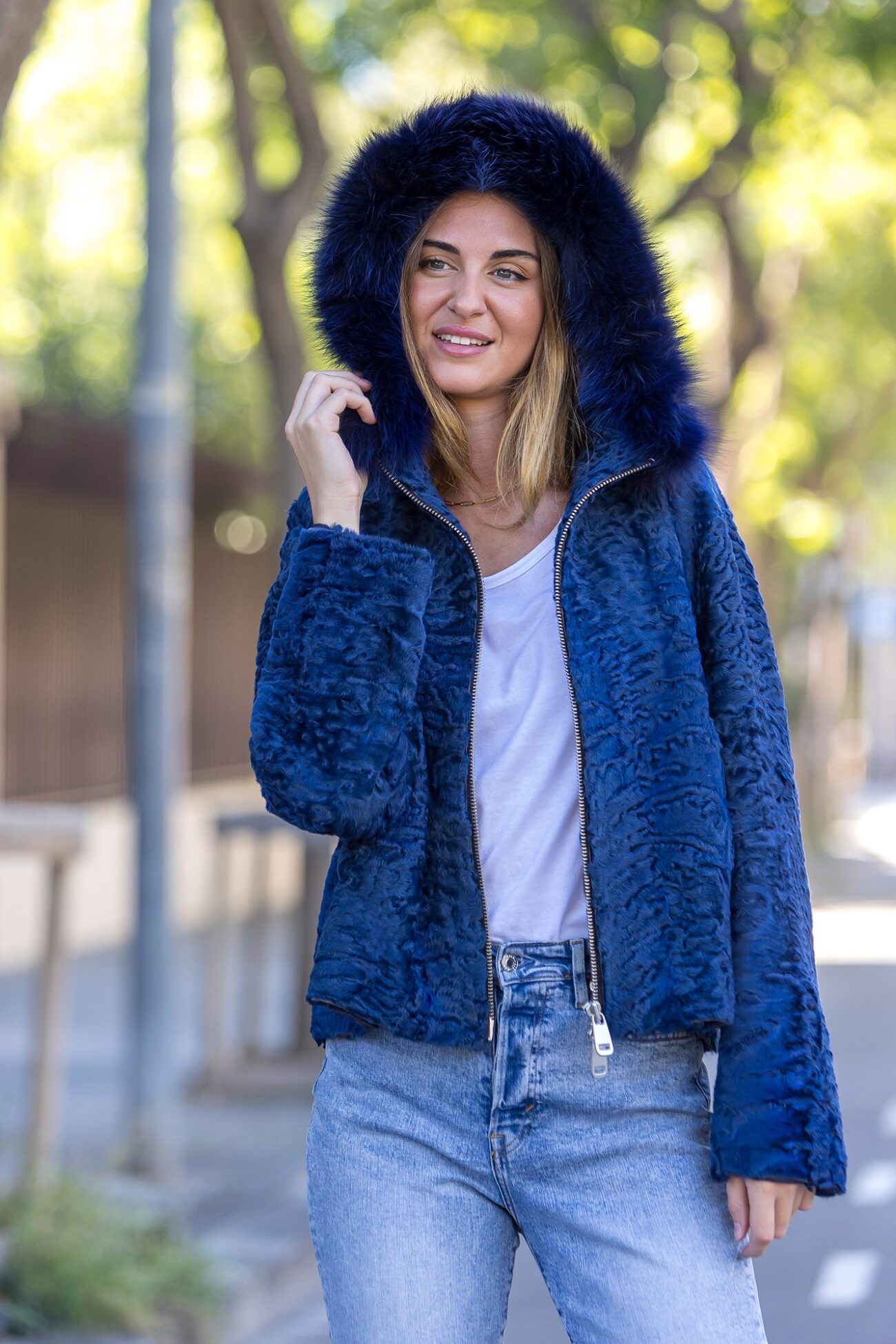 CHAQUETA ASTRACÁN CAPUCHA.