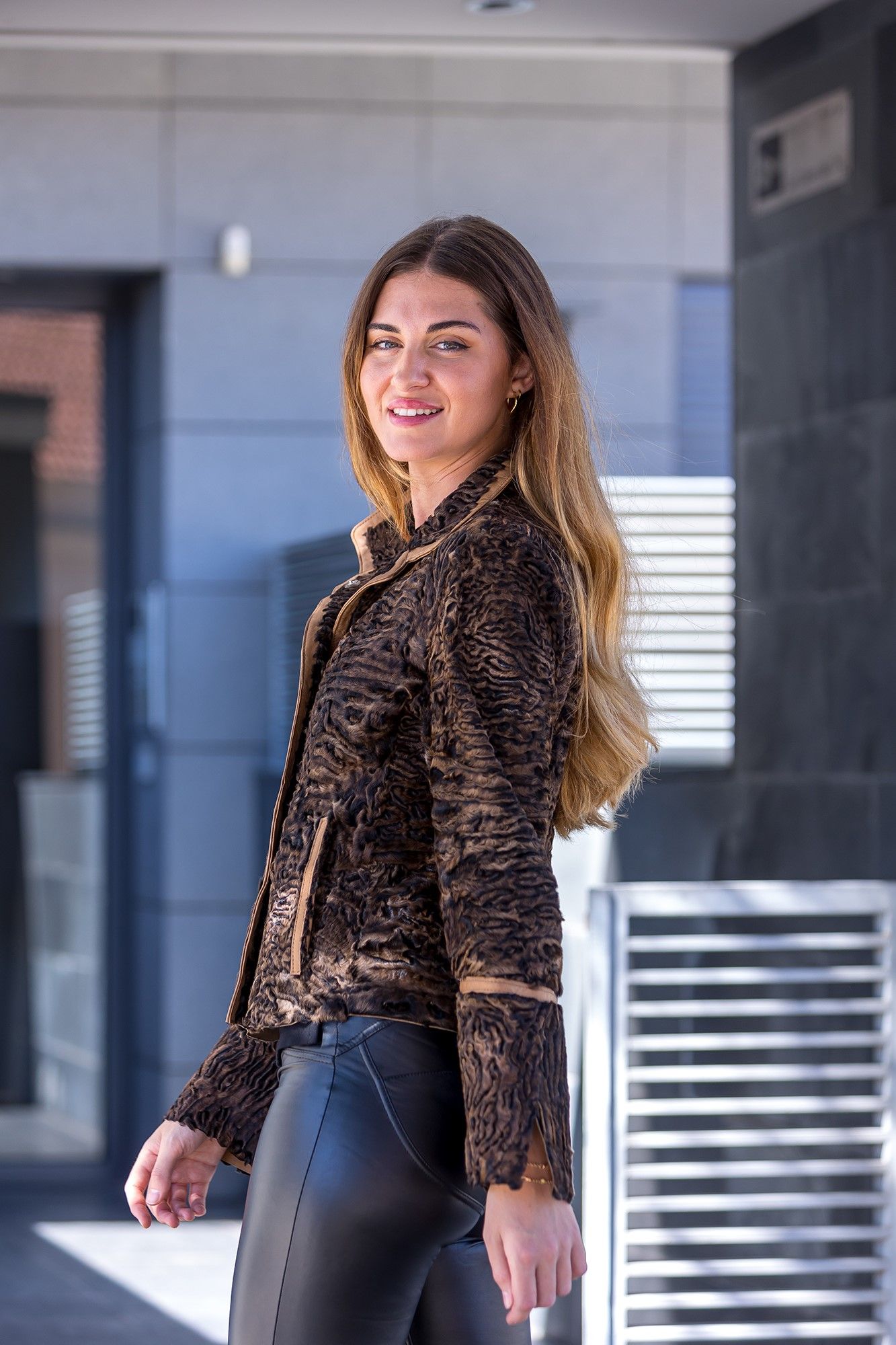 CHAQUETA ASTRACÁN REVERSIBLE SWAKARA - Imagen 3